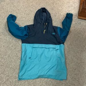 The North Face Teal & green big pocket in front hooded Windwall jacket M